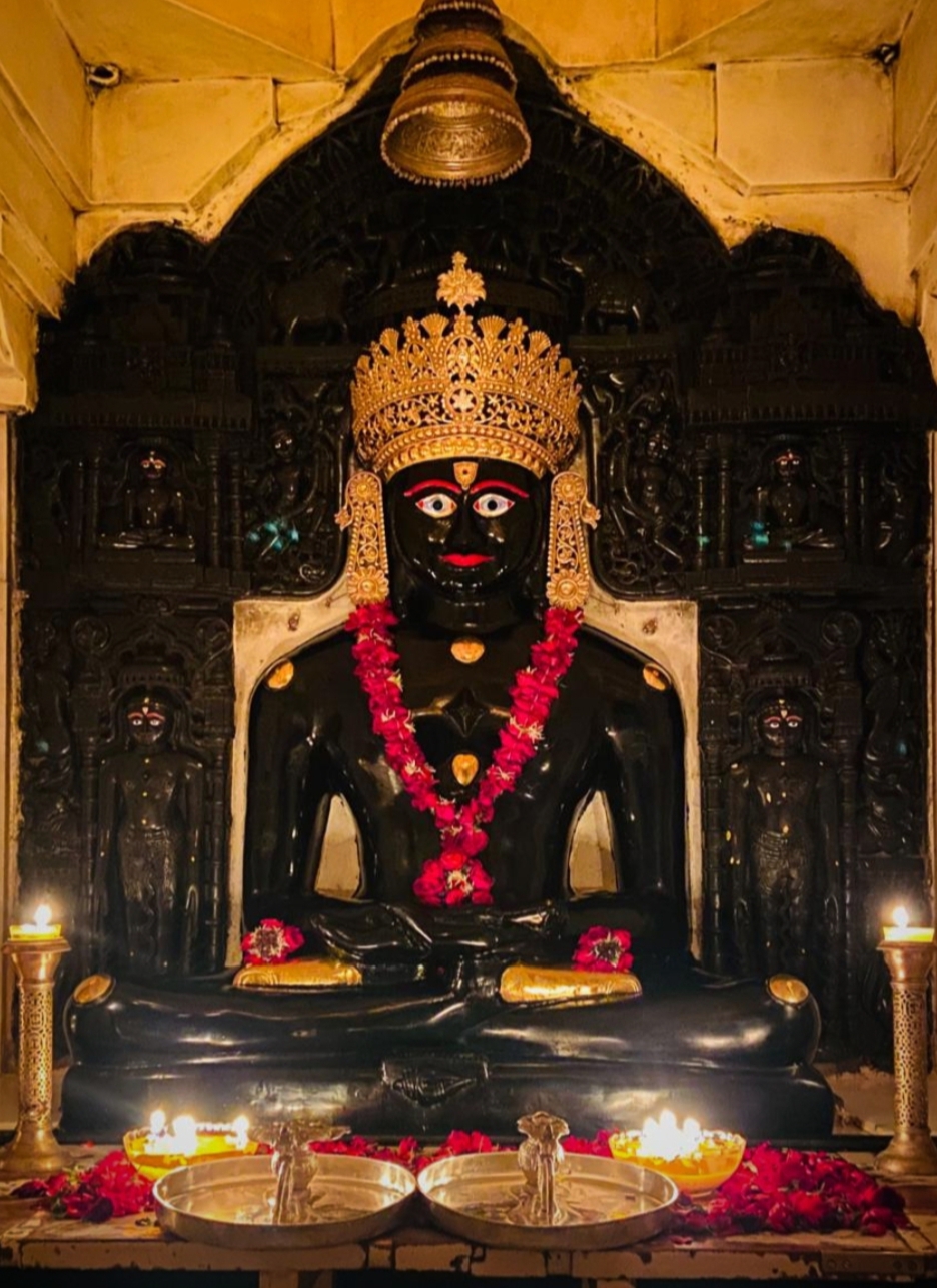 A serene depiction of Lord Neminath Bhagwan — Jain Tirthankara
